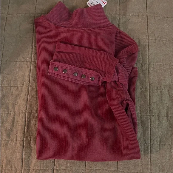 New We the Free Freya Mock Neck Thermal Top in Red - Picture 6 of 6